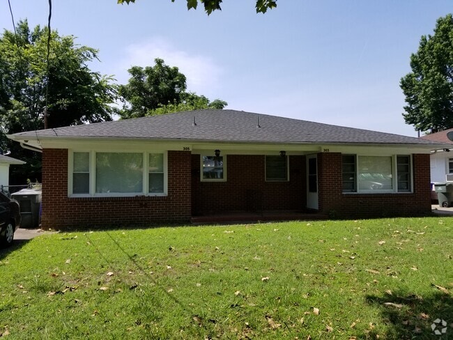 Building Photo - 305 Woodview Ave Unit 305 Rental
