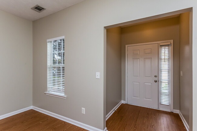 Photo - 3516 Daventry Ln