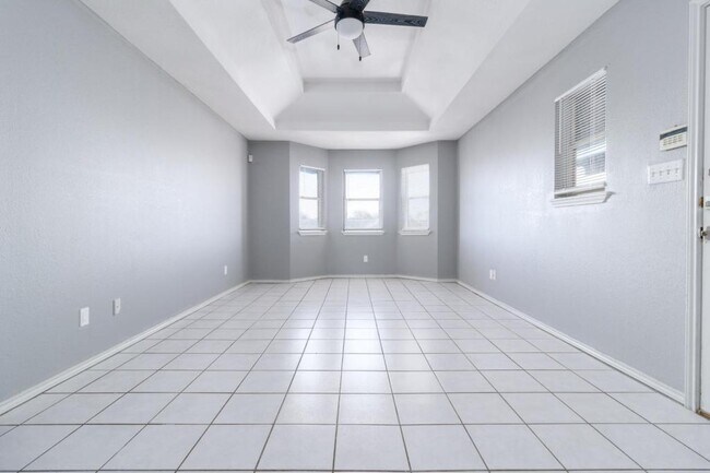 1802 Oasis Dr