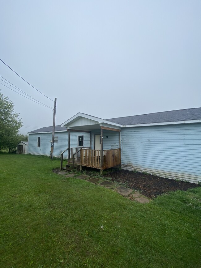 Building Photo - 105 4th St