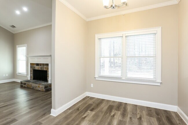 Photo - 2058 Windfield Dr