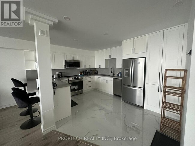 Photo - 33 Harbour Square St Unit 1618