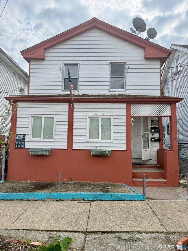 Building Photo - 16 Daggett St Unit 1