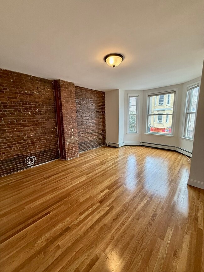 Photo - 342 Meridian St Unit 2