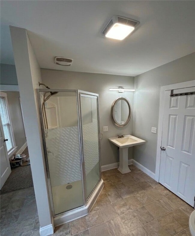 Photo - 313 Roe Ave