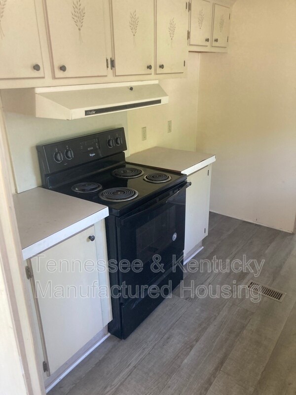 Photo - 300 Hillsdale Estates Ln