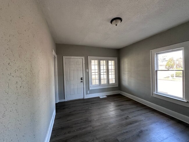 Building Photo - 716 S 14th St Unit 716 Rental