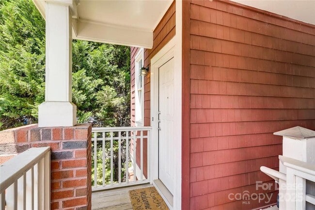 Photo - 1305 Summit Greenway Court