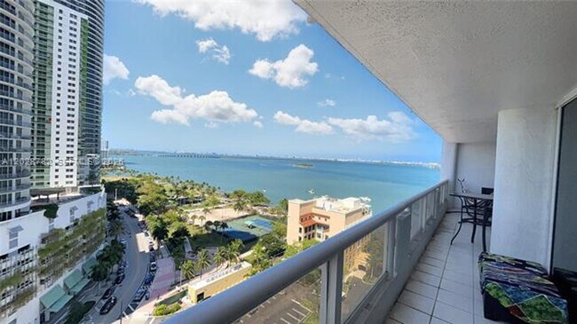 Building Photo - 1717 N Bayshore Dr Unit 1717 N Bayshore Dr # A-1951