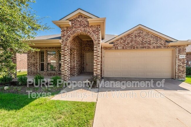 Building Photo - 1012 Lake Hollow Dr