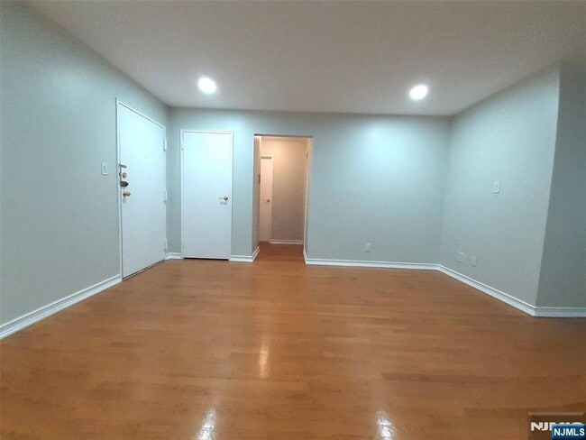 Photo - 116 71st St Unidad 12