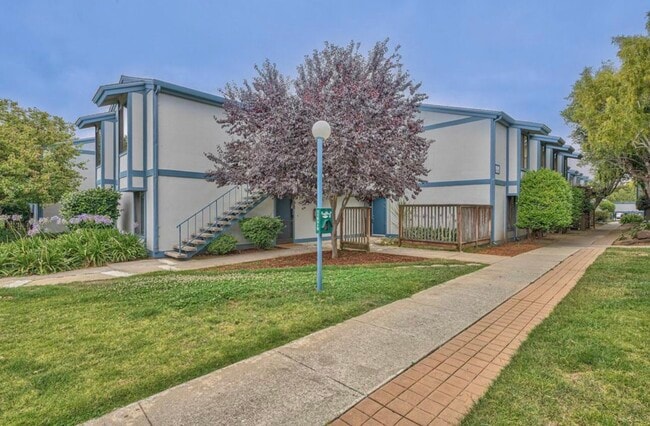 Building Photo - 1925 46th Ave