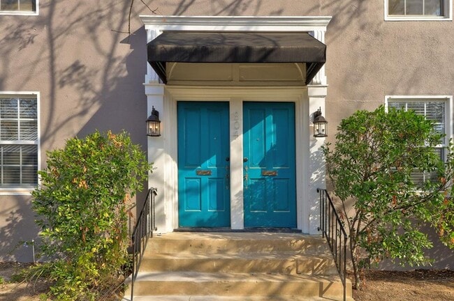Building Photo - 804 W 31st St Rental