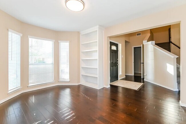 Photo - 120 Lightning Trl