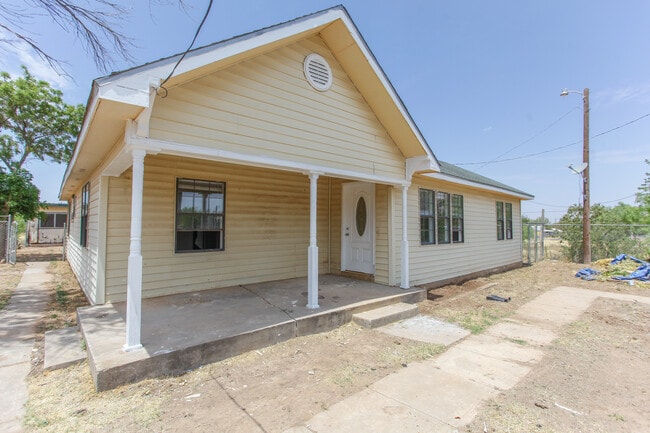 Photo - 1308 Mesquite St