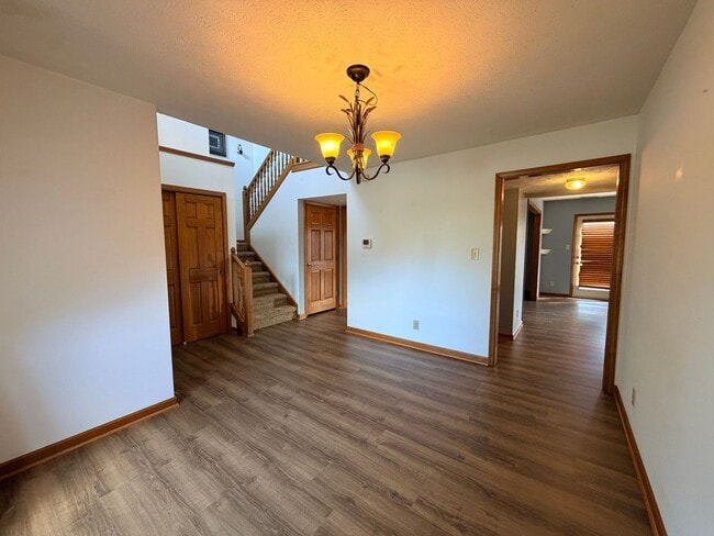 Photo - 705 Hummingbird Ln