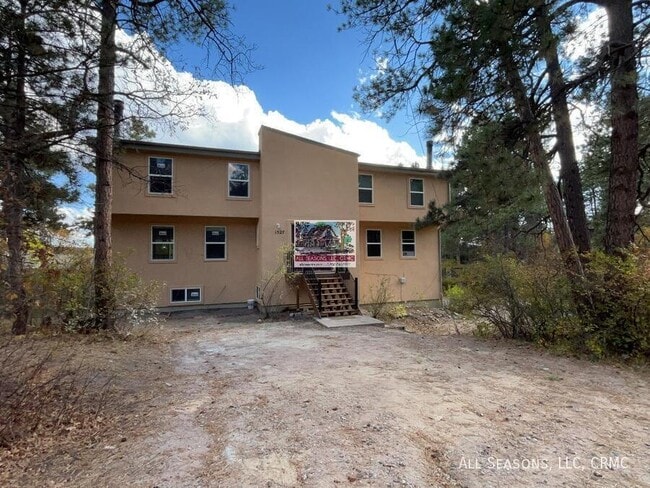 Building Photo - 1525 Spring Valley Dr Unit 1525 Spring Valley Drive