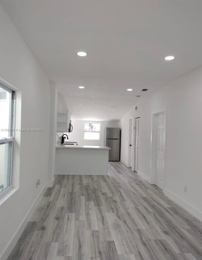 Photo - 1062 NW 25th St