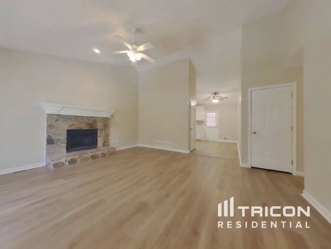 Photo - 4672 Emerald Willow Dr