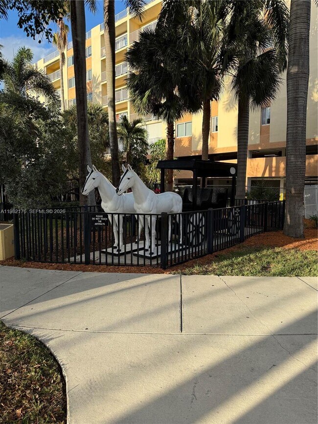 Building Photo - 200 178th Dr Unit 605