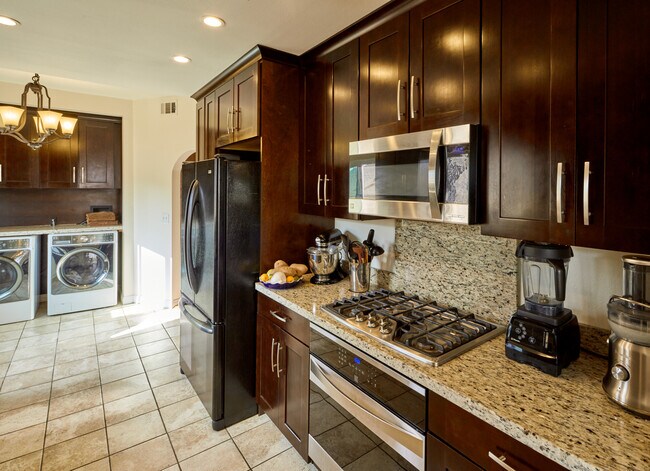 Photo - 817 10th St Unidad 206