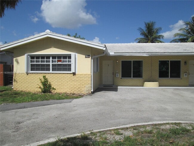 Building Photo - 4831 Bayview Dr Unit 1-2 Rental