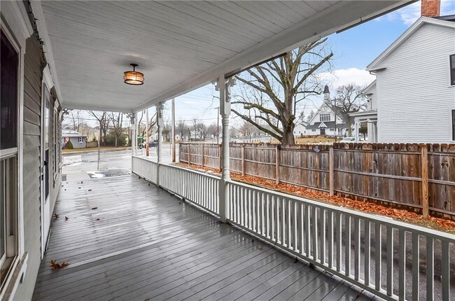 Photo - 292 Pleasant St Unit 1