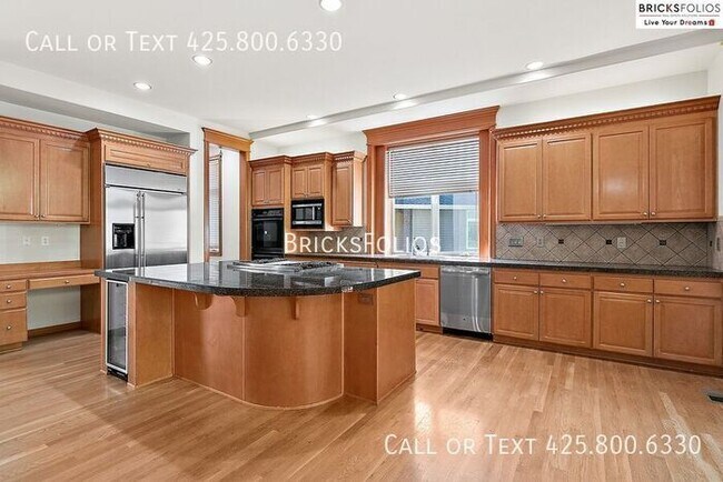 Photo - Luxurious 4-bedroom home in Sammamish with...