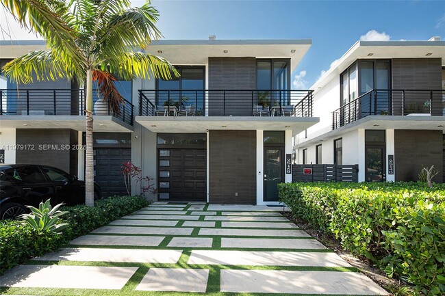 Photo - 2516 NE 21st St