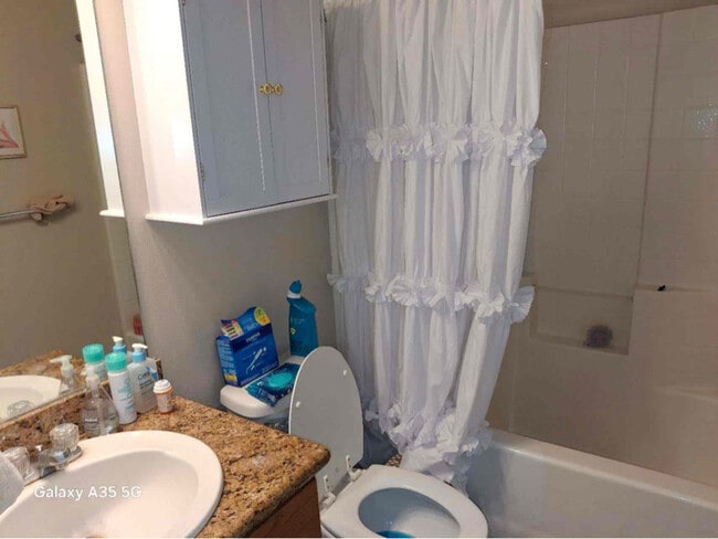 Photo - 129 Richards St