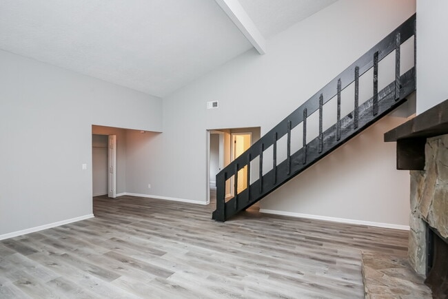 1974 N Landing Way