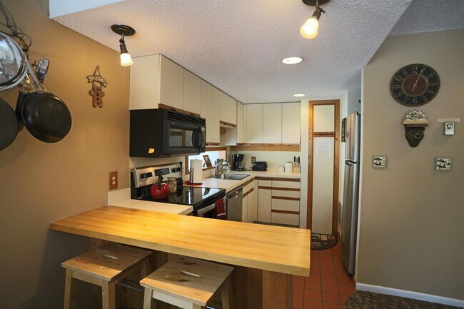 Photo - 29 Mountain Brook Way