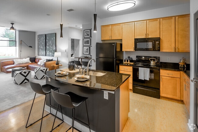 2BR, 2BA - 1117SF