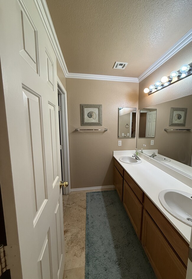 Photo - 2416 Brockton Way