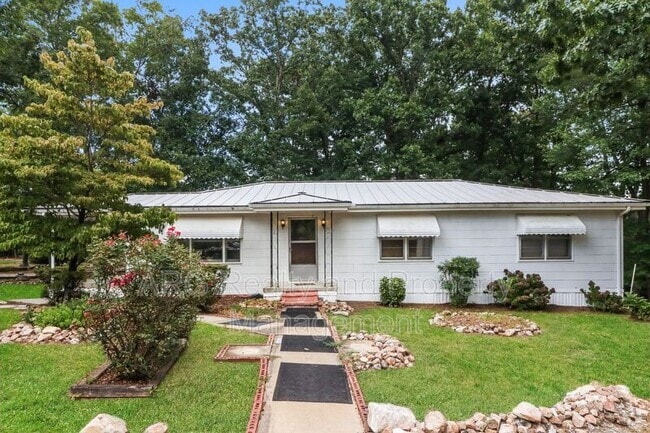 Building Photo - 6822 Wallis Dr Rental