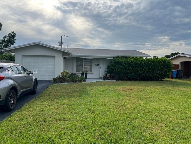 Building Photo - 4460 NW 18th Ave