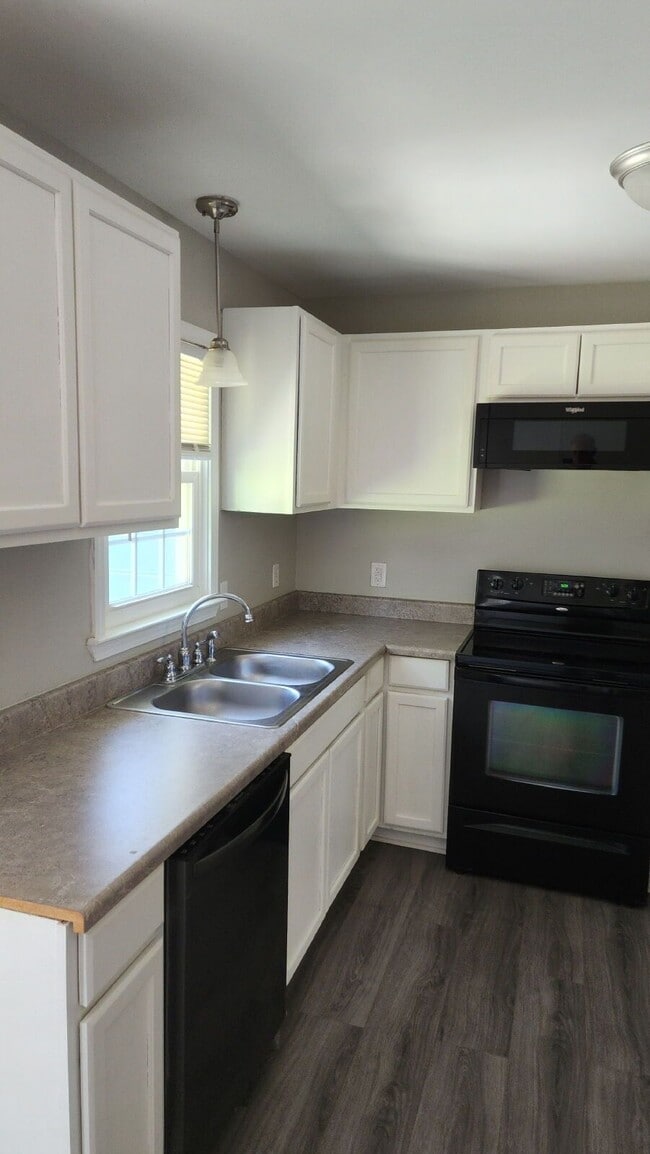 Photo - 303a Alice Dr