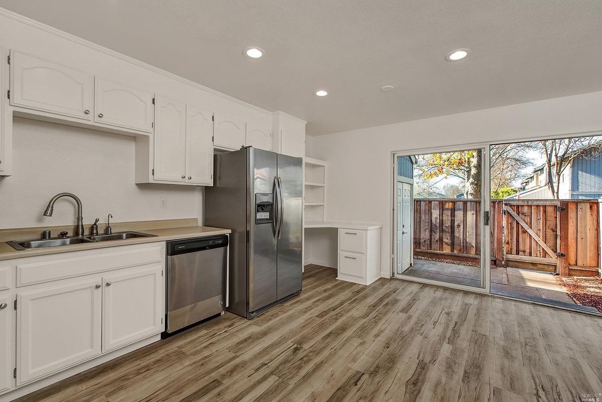 Photo - 359 Taylor View Dr