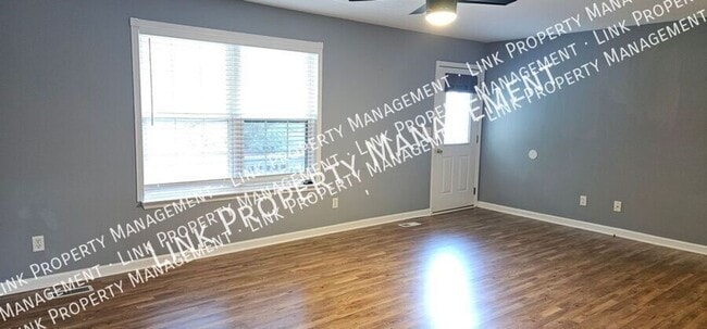 Photo - 140 S Elmwood St