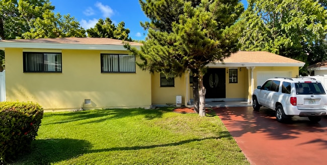 Building Photo - 14940 S Spur Dr Unit B