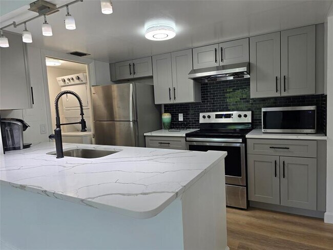 Photo - 1000 River Reach Dr Unit 305