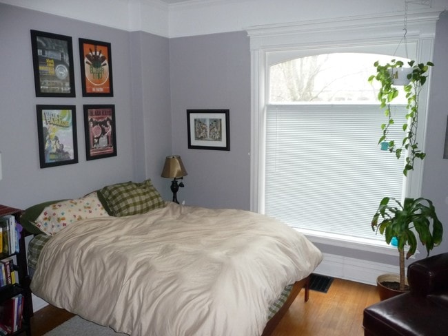 Bedroom or office three northview - 617 W South St