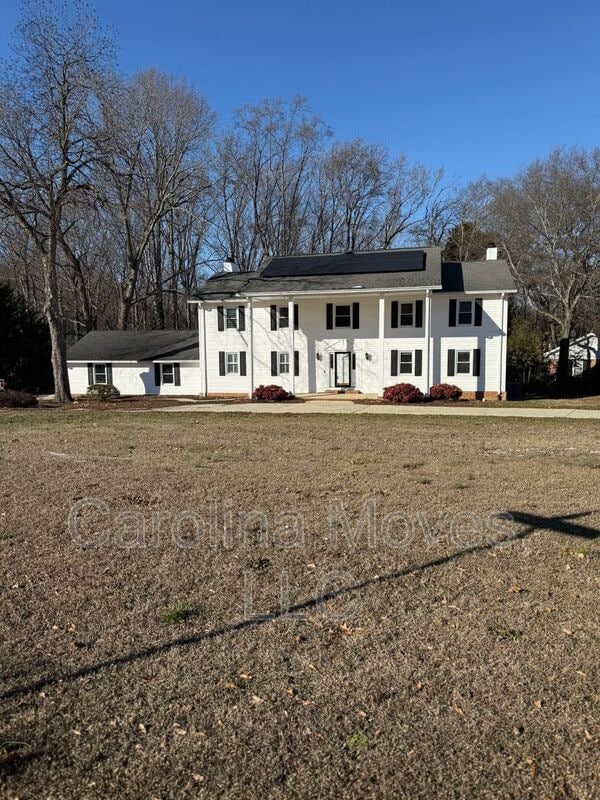 Photo - 121 Chipwood Ln