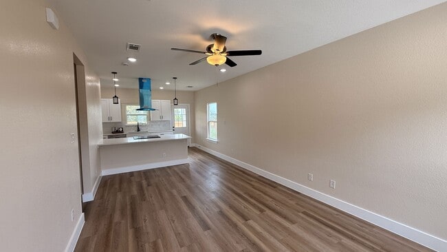 Photo - 2619 Creekview Dr