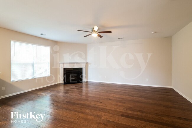 Photo - 987 Cedarfield Ln