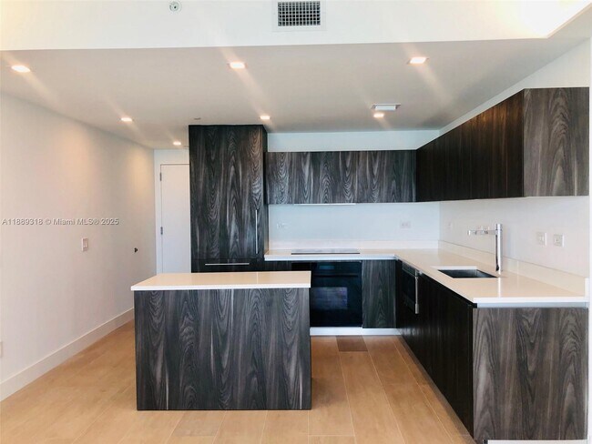 Photo - 3131 NE 7th Ave Unit 2705