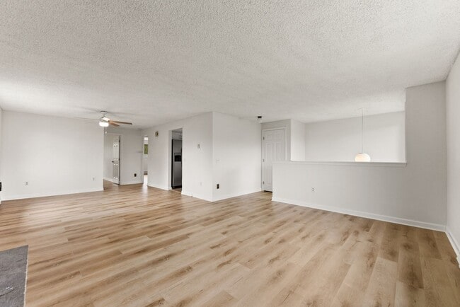 Photo - Charming 4 Bedroom 2 Bath single family house in Columbia City