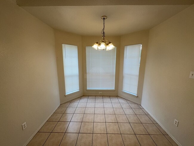 Photo - 1604 Grey Fox Trail