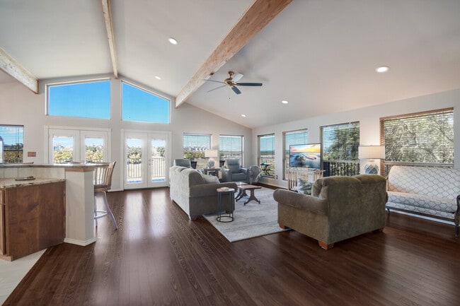 Building Photo - 21611 High Dr Unit SI ID1511248P