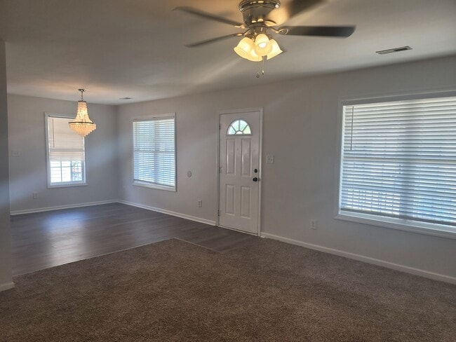 Photo - 4 Bedroom 3 Full Bath Ranch Home located Minutes from CAMPBELL UNIVERSITY!